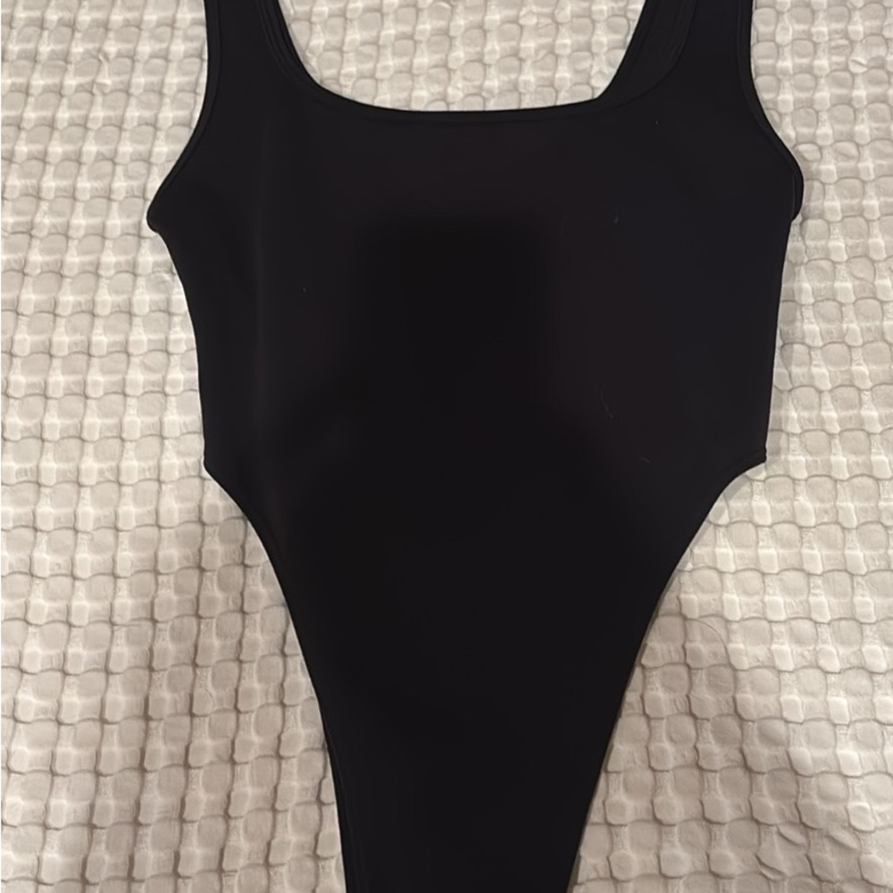 Alo yoga bodysuit